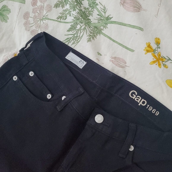 GAP Denim - GAP girlfriend jeans (sz 27)